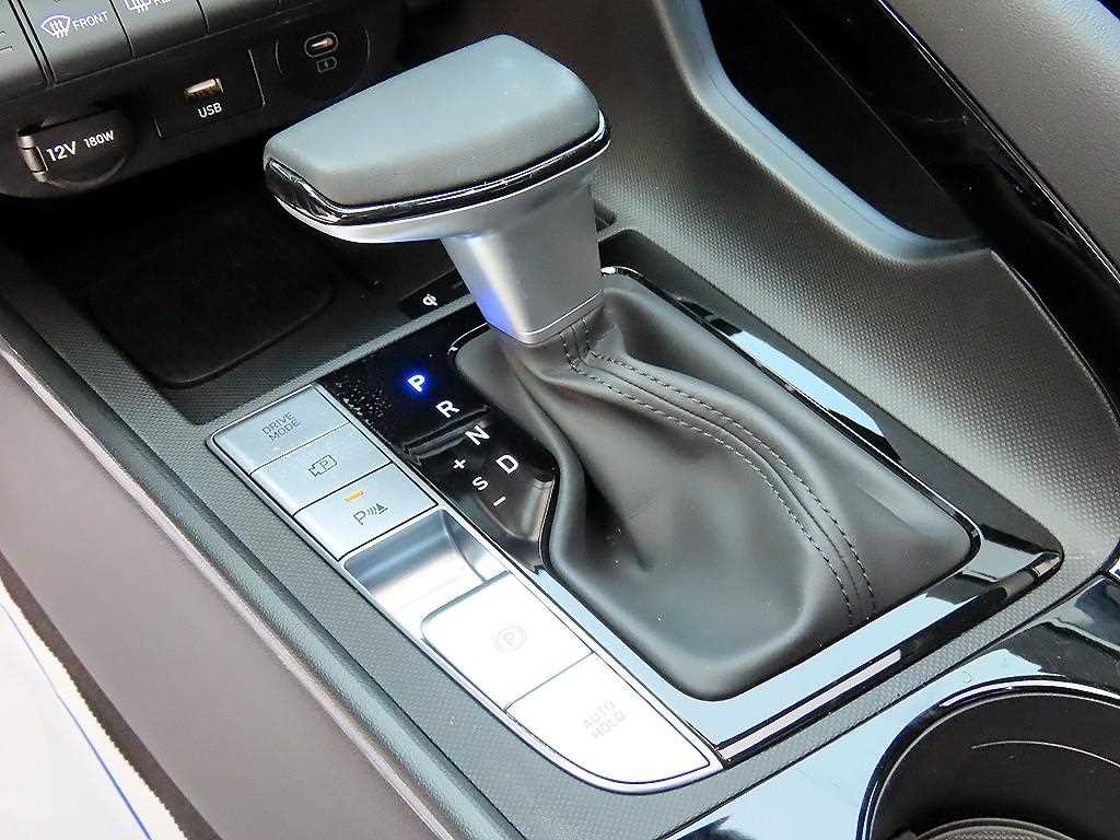 HYUNDAI Avante - Vista 11