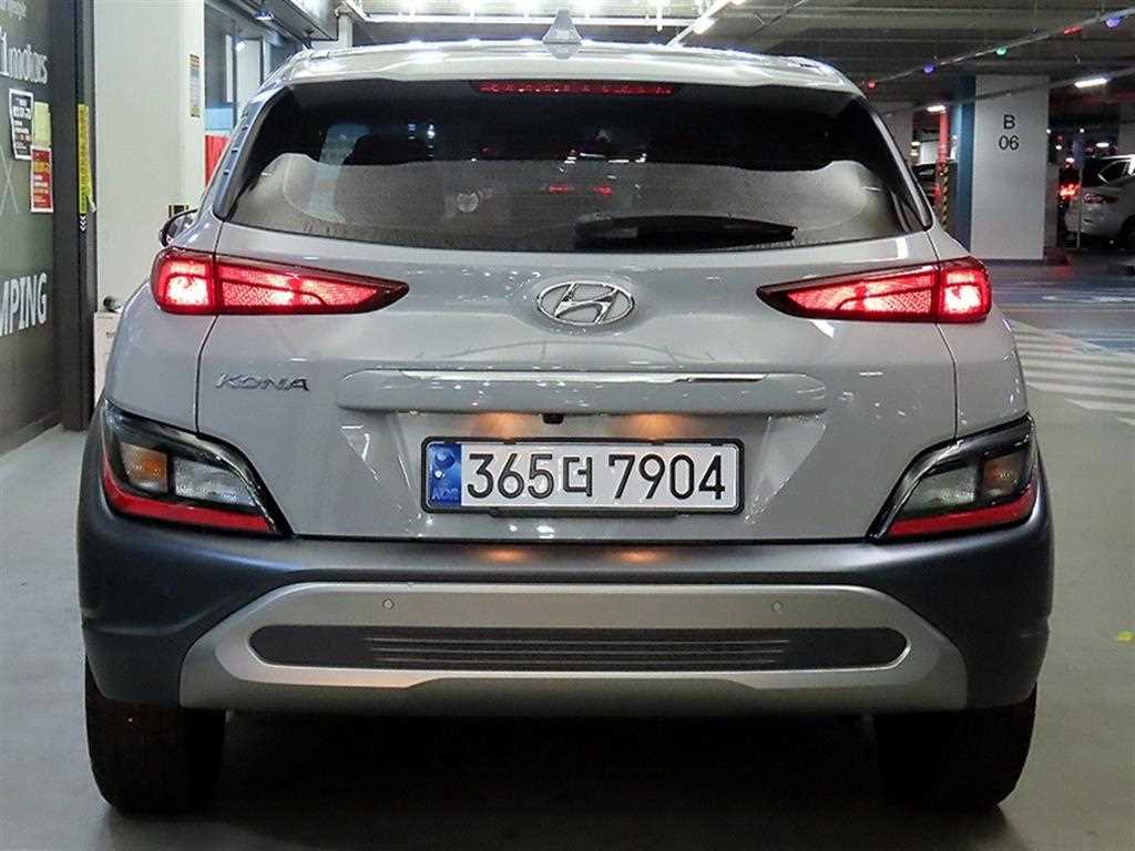 HYUNDAI Kona - Vista 5