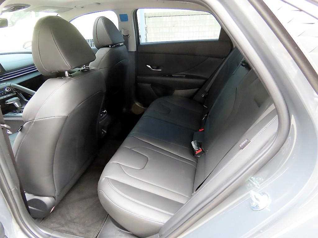 HYUNDAI Avante - Vista 6