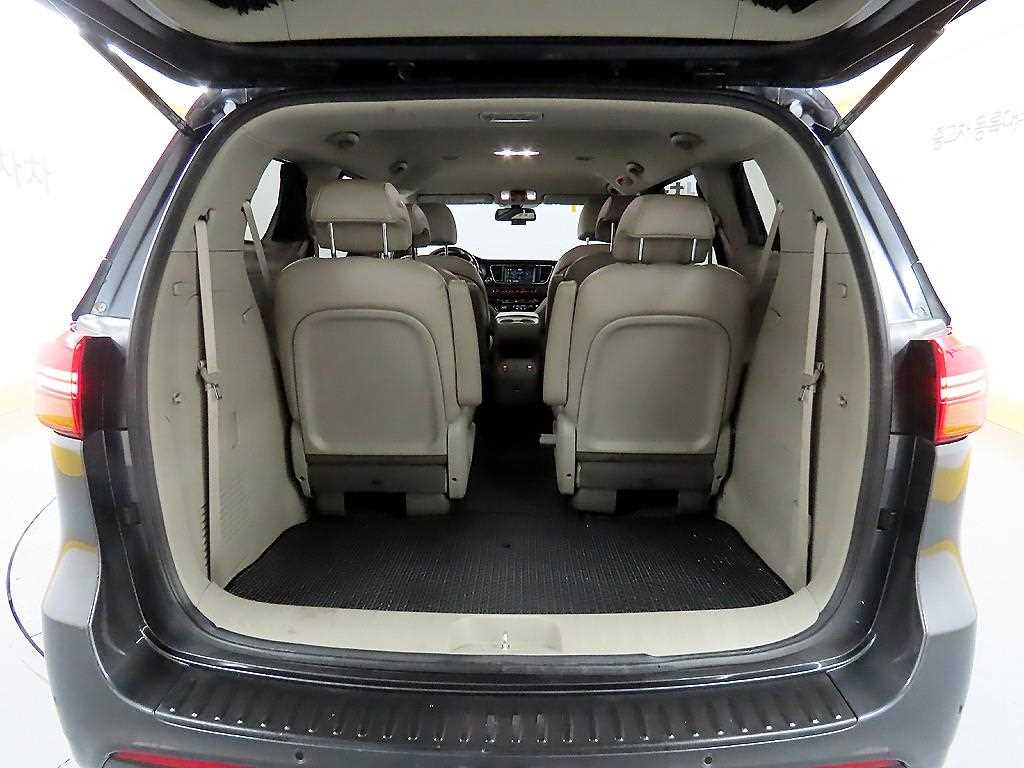 KIA Carnival 2016 Gris - Importación desde Corea - HF Imports Iquique - Foto 18