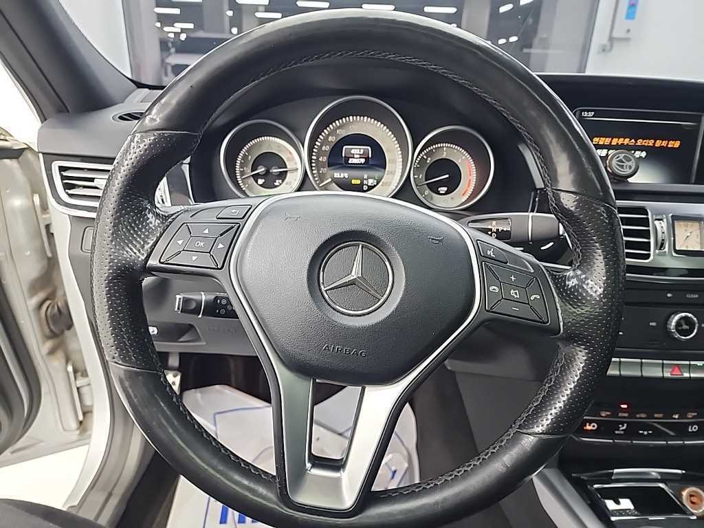 Mercedes Benz E class - Vista 9