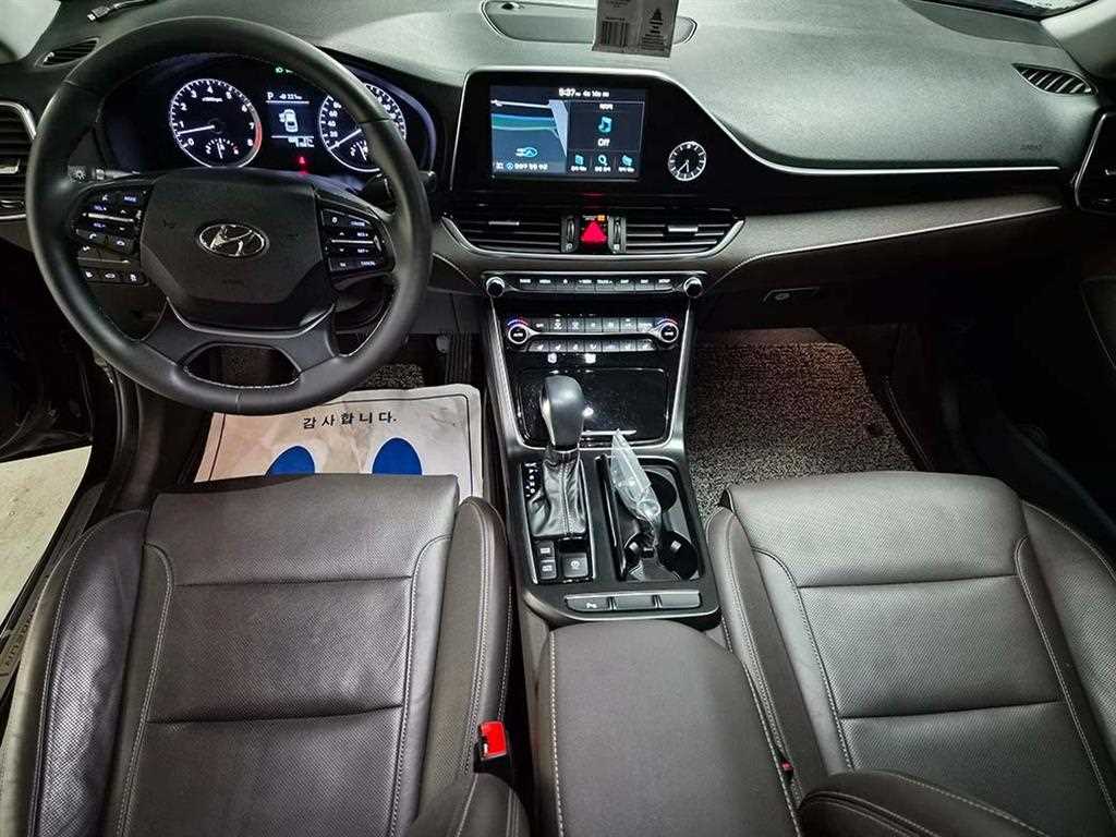HYUNDAI Grandeur - Vista 10