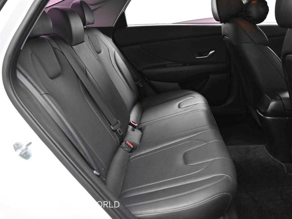 HYUNDAI Avante - Vista 12