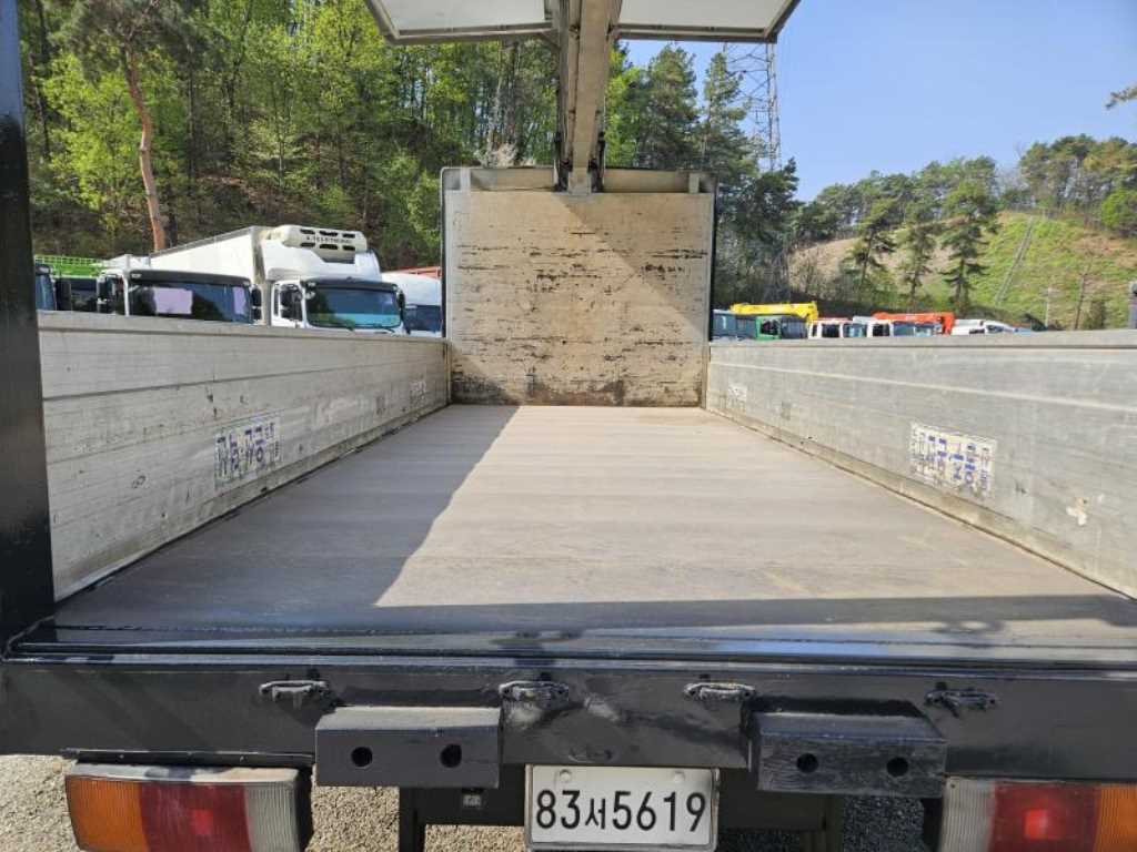 medium and large cargo truck - Vista 8