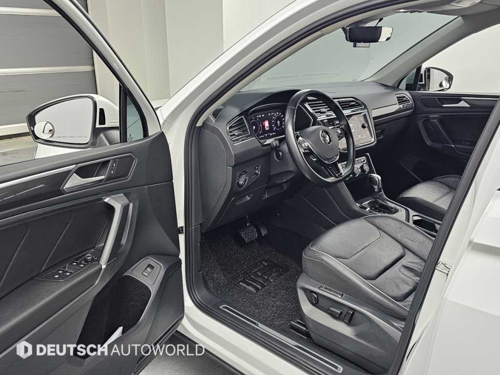 Volkswagen Tiguan - Vista 11