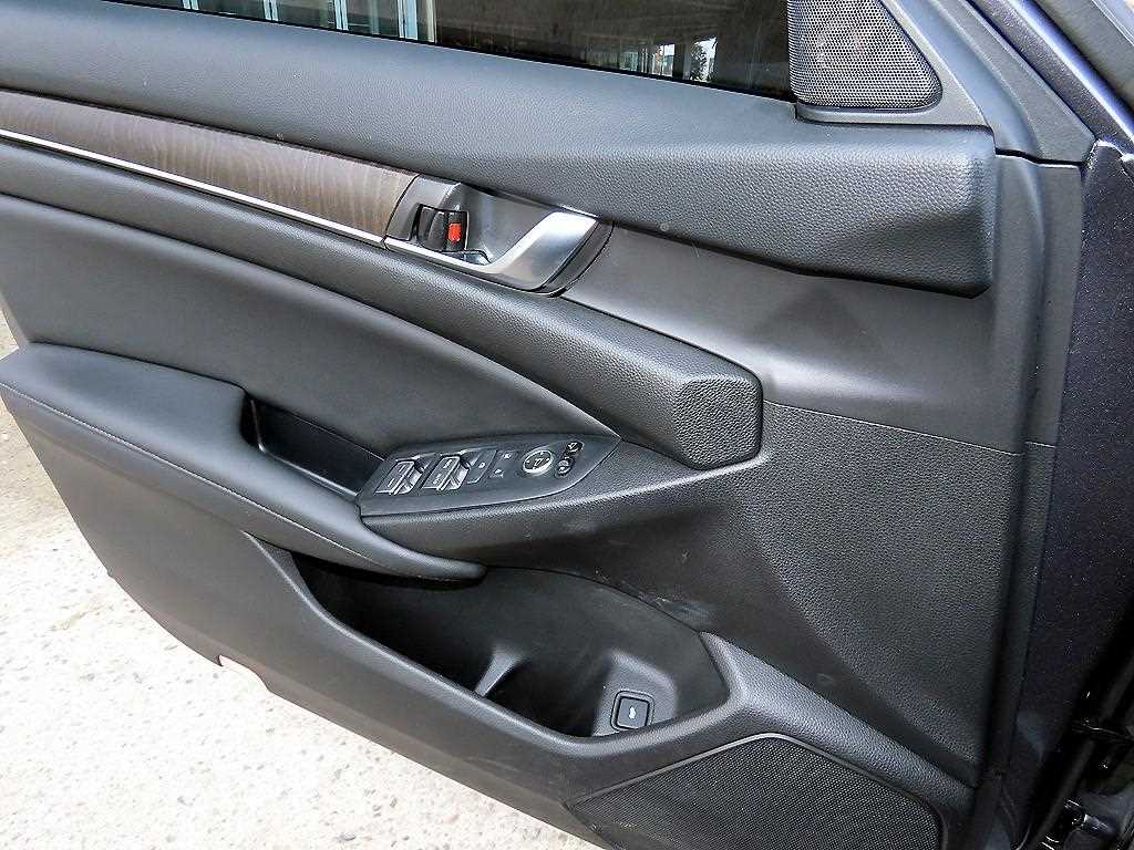 Honda Accord - Vista 11