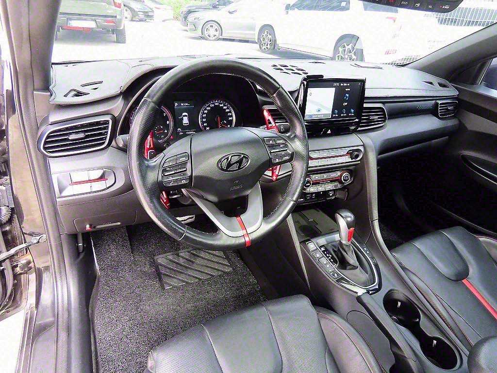HYUNDAI Veloster - Vista 7