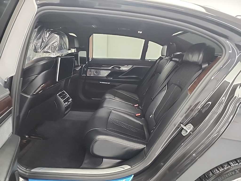 BMW 7 Series - Vista 12