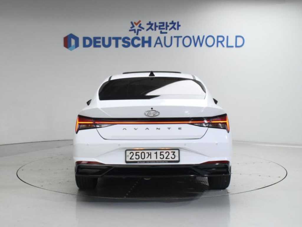 HYUNDAI Avante - Vista 4