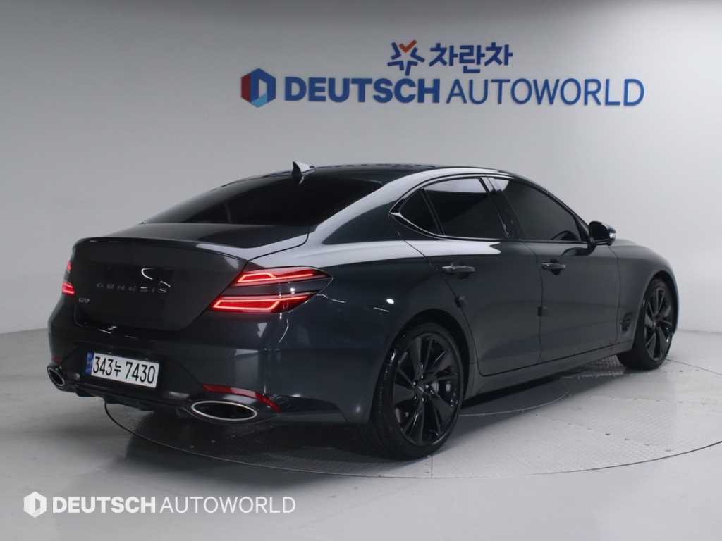 Genesis G70 - Vista 3