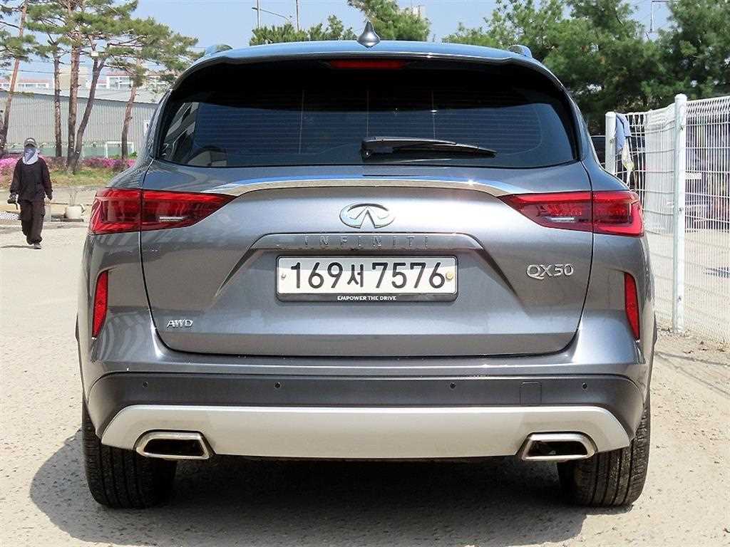 Infiniti QX - Vista 4