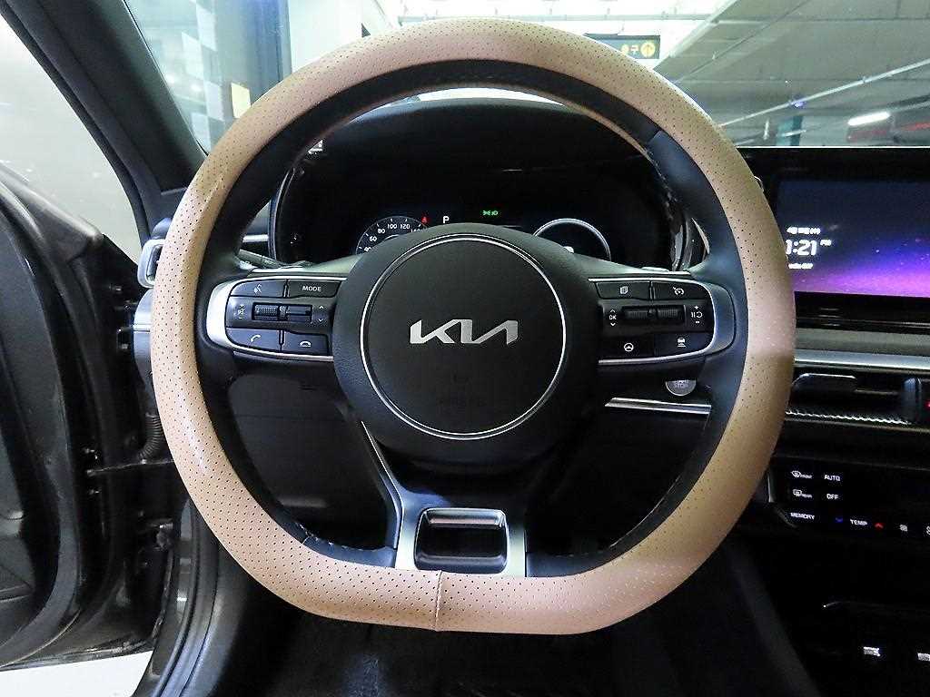 KIA K5 - Vista 9