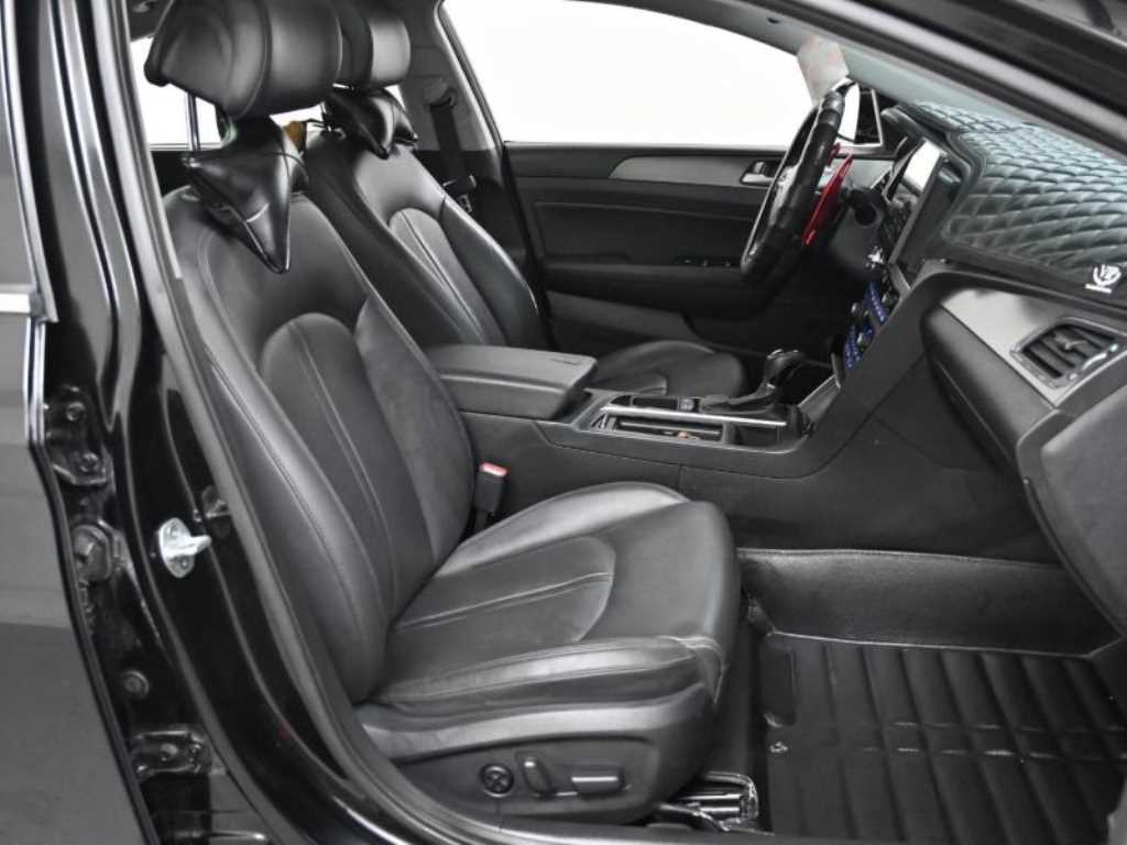 HYUNDAI Sonata - Vista 10