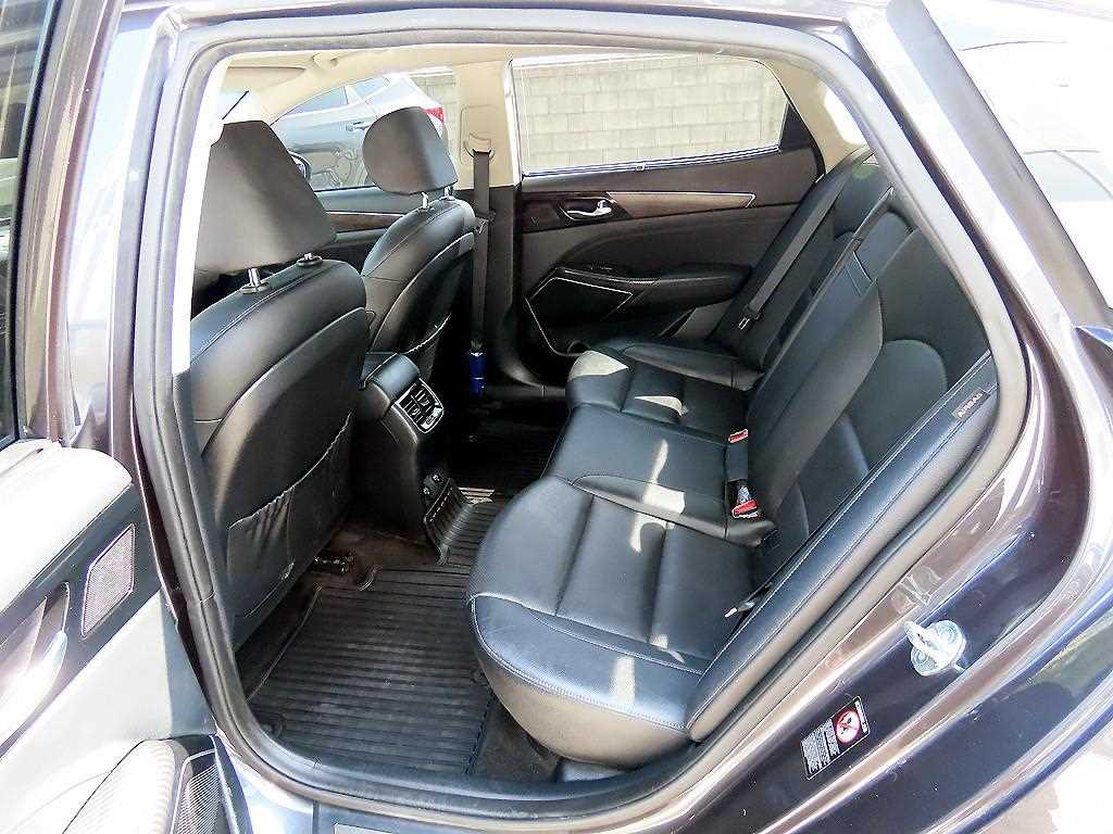 KIA K7 - Vista 6