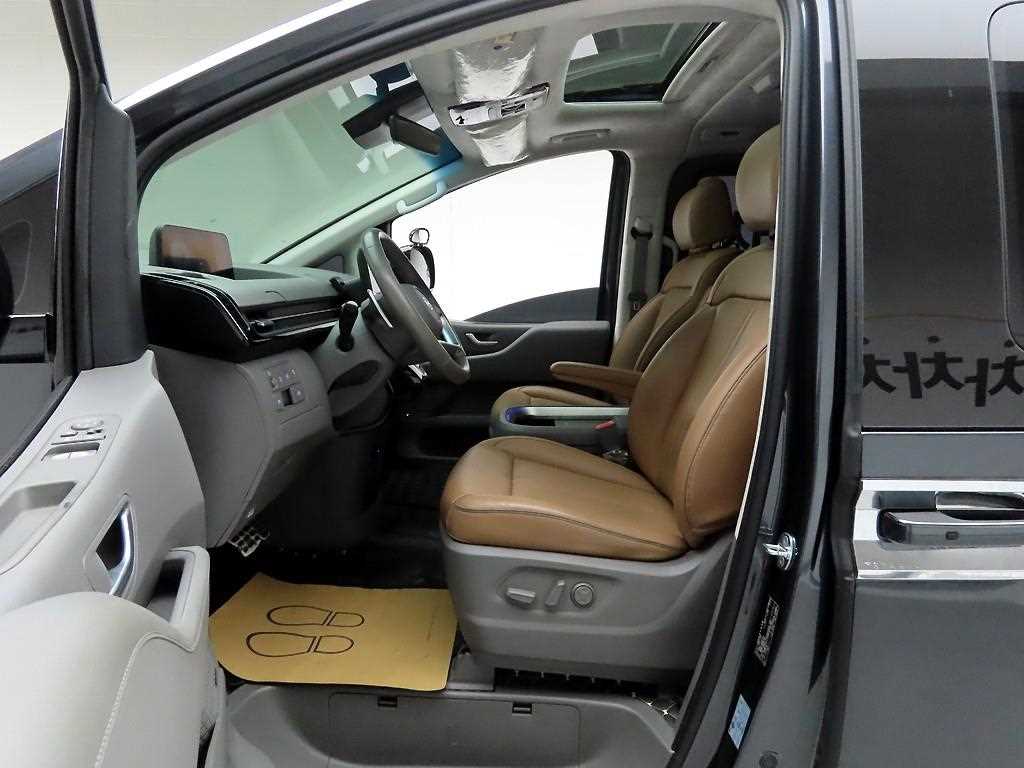 HYUNDAI Staria - Vista 10