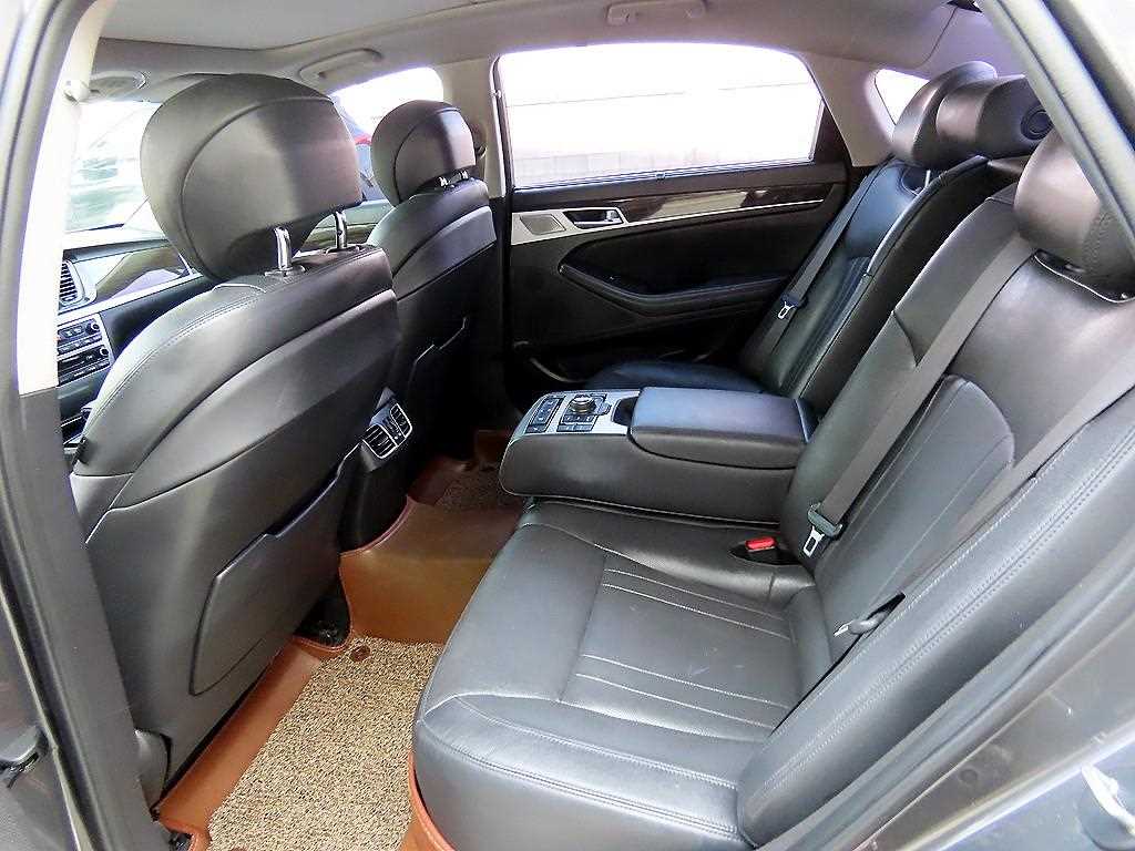 Genesis G80 - Vista 6