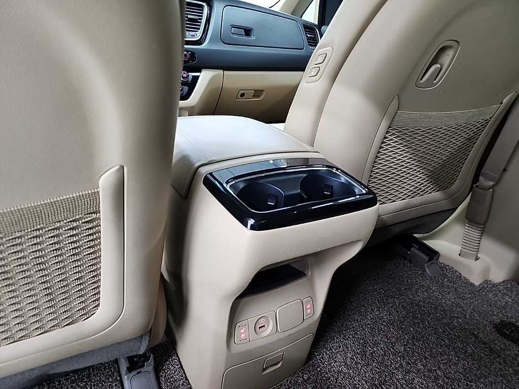 KIA Carnival 2020 the color of pearl - Importación desde Corea - HF Imports Iquique - Foto 13