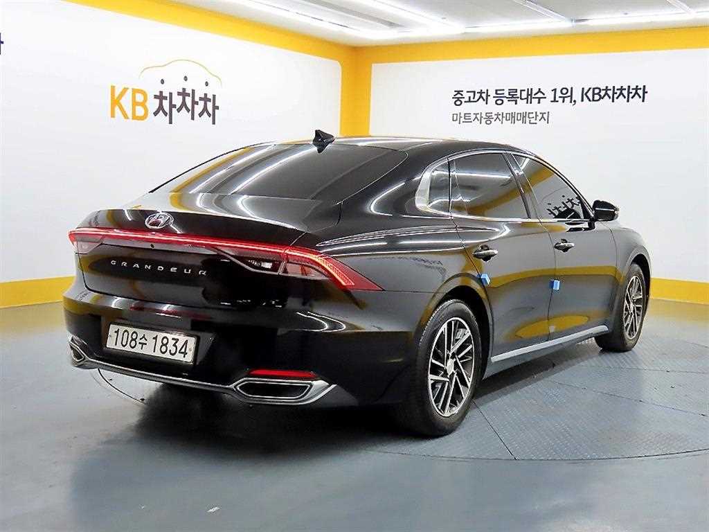 HYUNDAI Grandeur - Vista 4