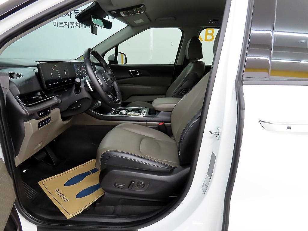 KIA Carnival - Vista 5