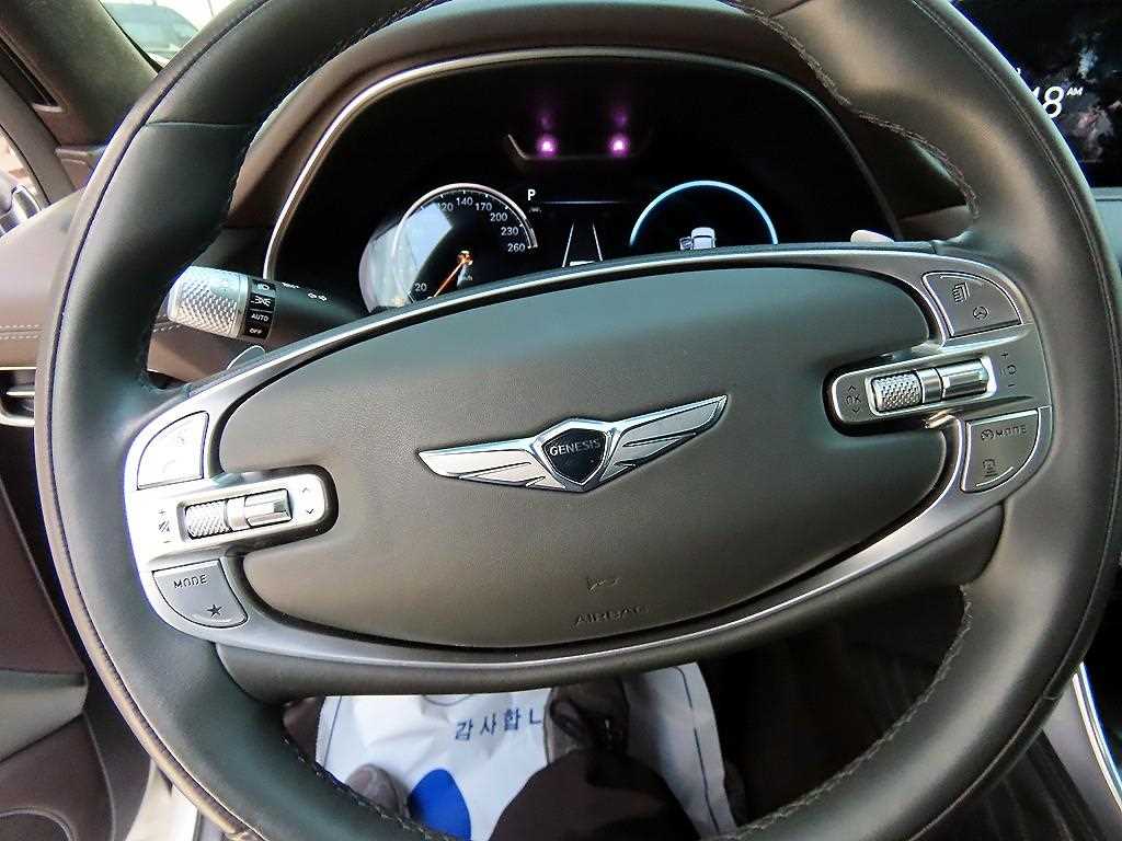 Genesis GV80 - Vista 8