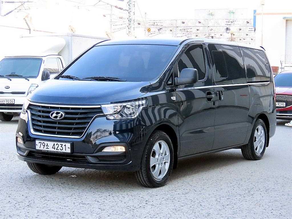HYUNDAI Starex - Vista 2