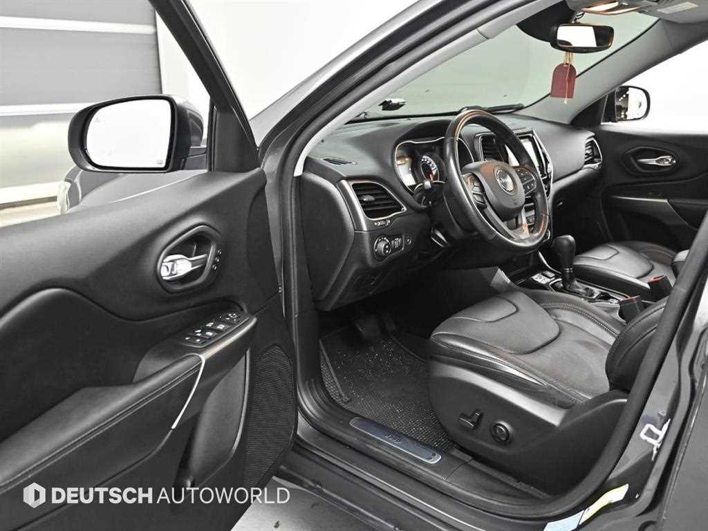 Jeep Cherokee - Vista 11