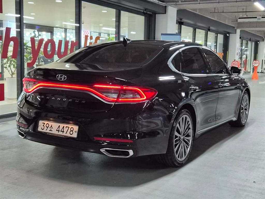 HYUNDAI Grandeur - Vista 4