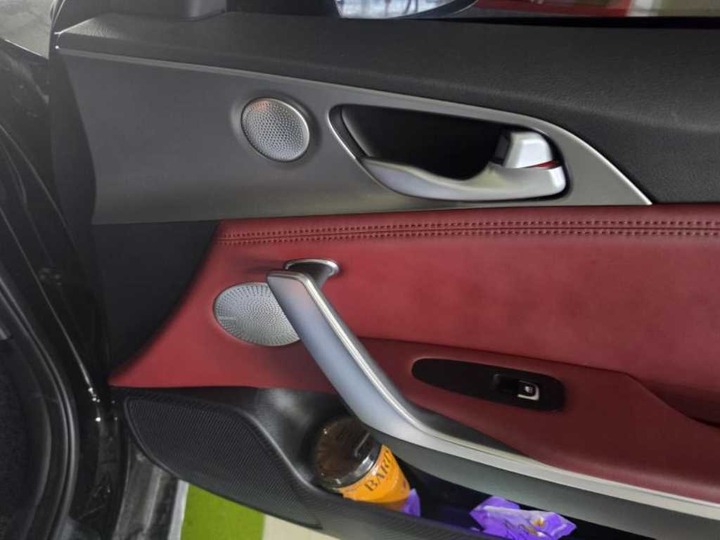 KIA Stinger - Vista 7