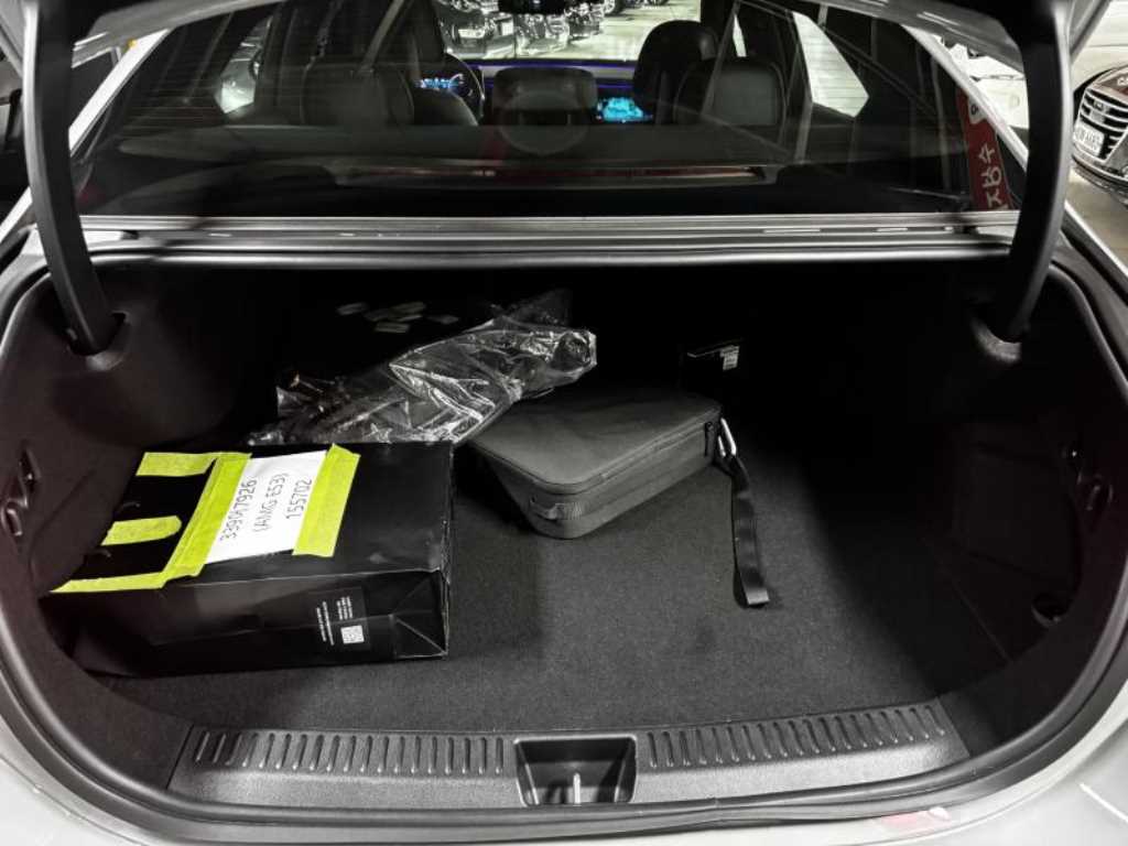 Mercedes Benz E class - Vista 12