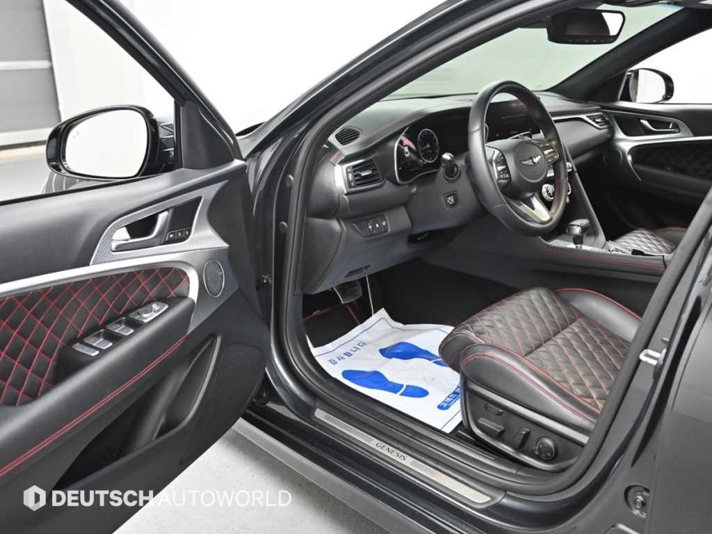 Genesis G70 - Vista 11