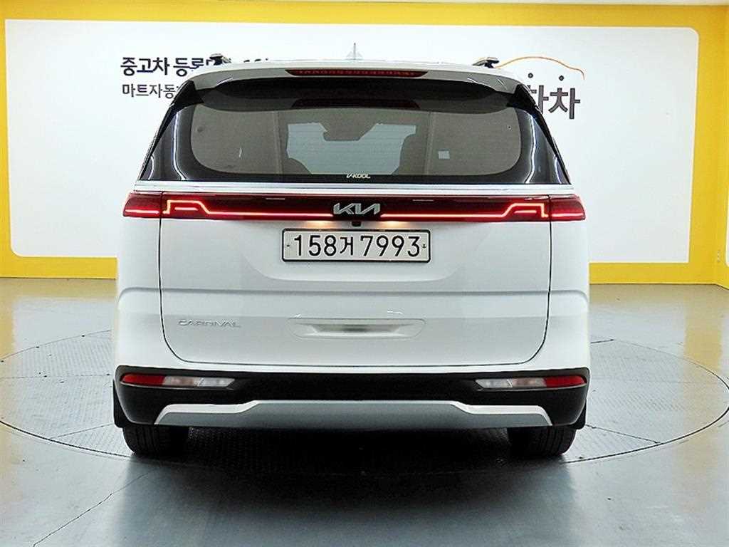 KIA Carnival - Vista 3
