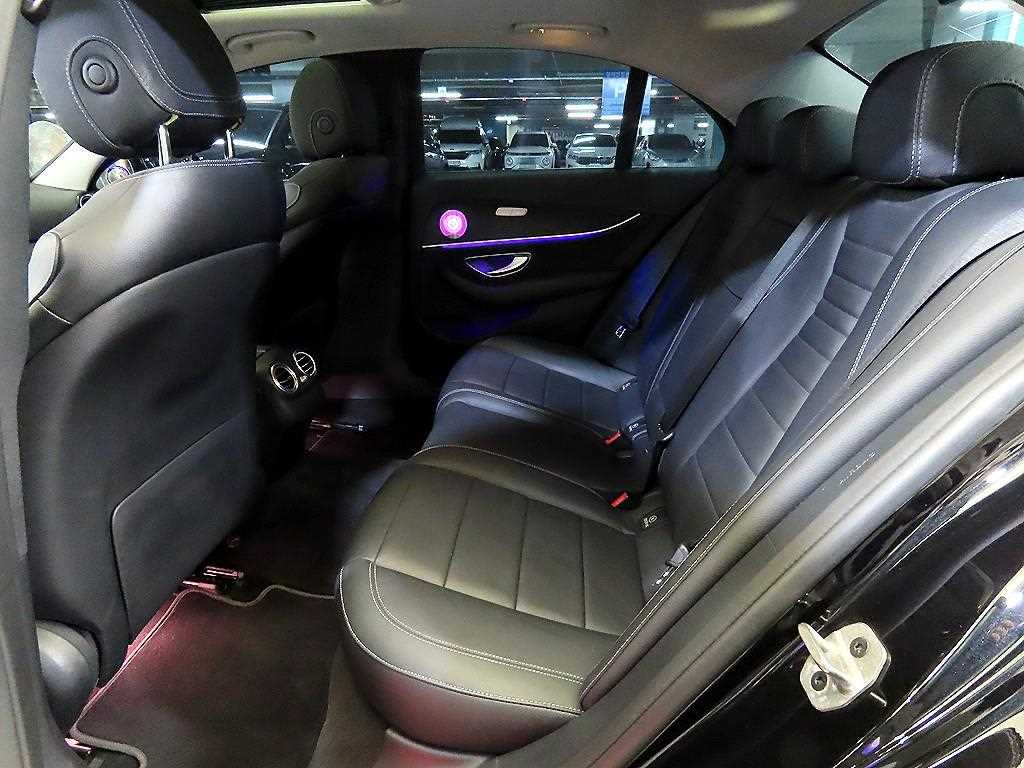 Mercedes Benz E class - Vista 7