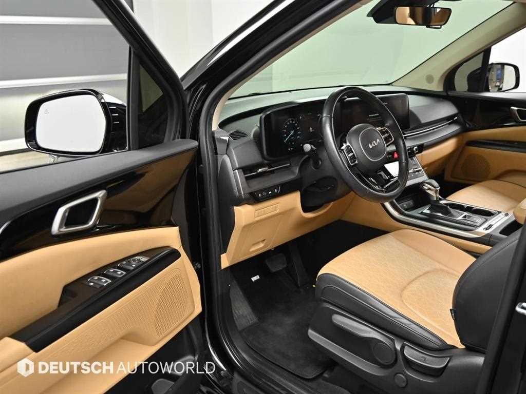 KIA Carnival - Vista 11