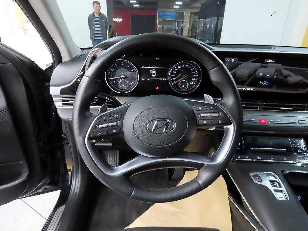 HYUNDAI Grandeur - Vista 9