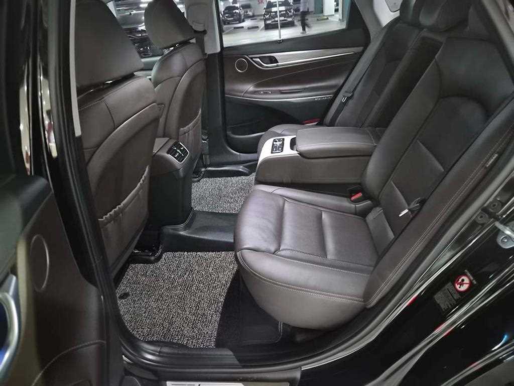 HYUNDAI Grandeur - Vista 7