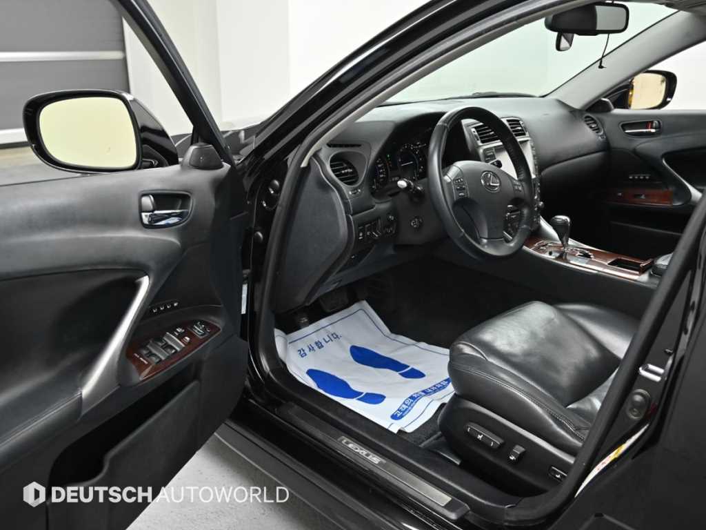Lexus IS - Vista 11