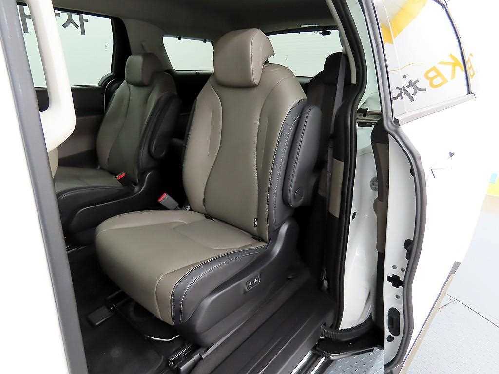 KIA Carnival - Vista 6