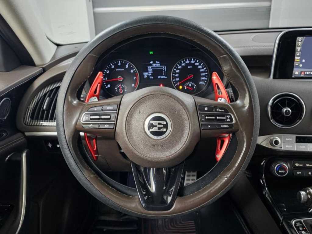 KIA Stinger - Vista 11