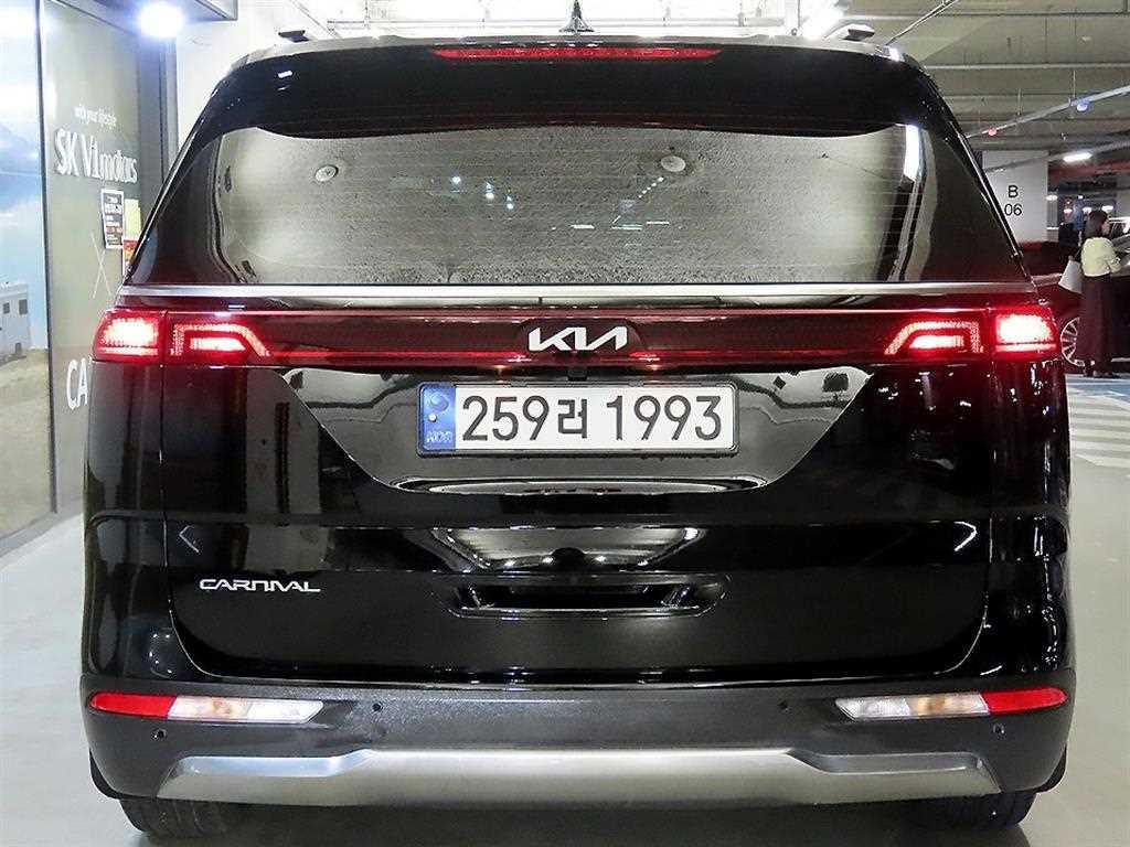 KIA Carnival - Vista 5