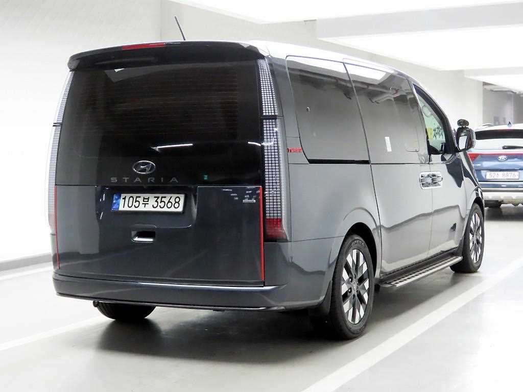 HYUNDAI Staria - Vista 4