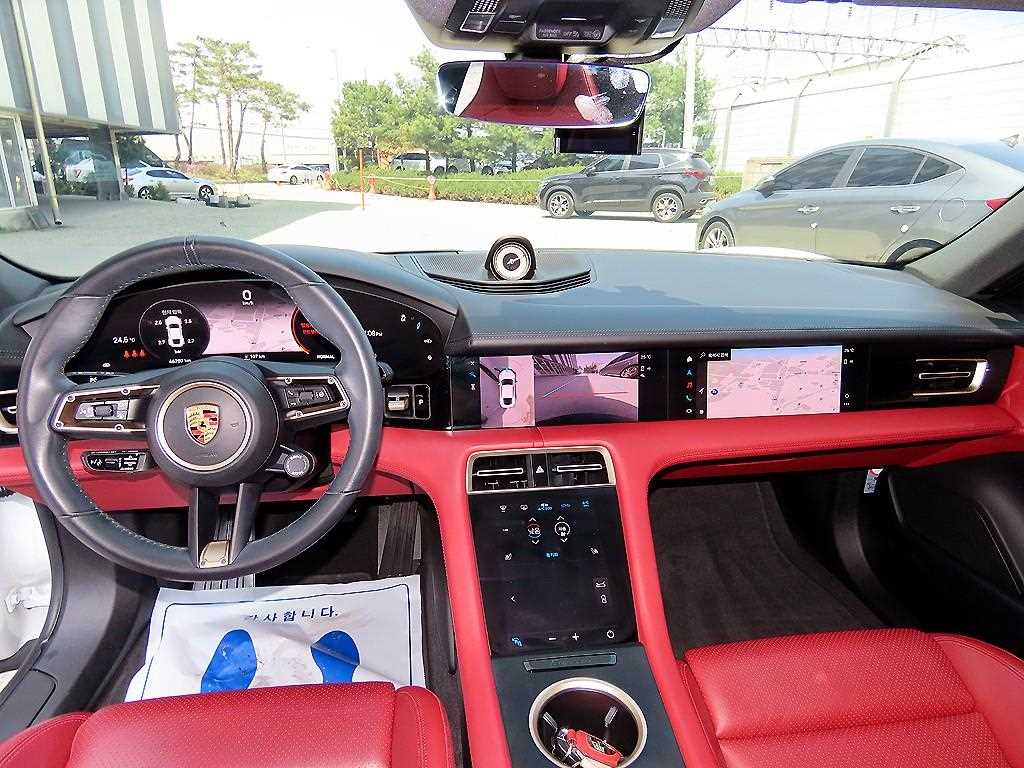 Porsche Taycan - Vista 7