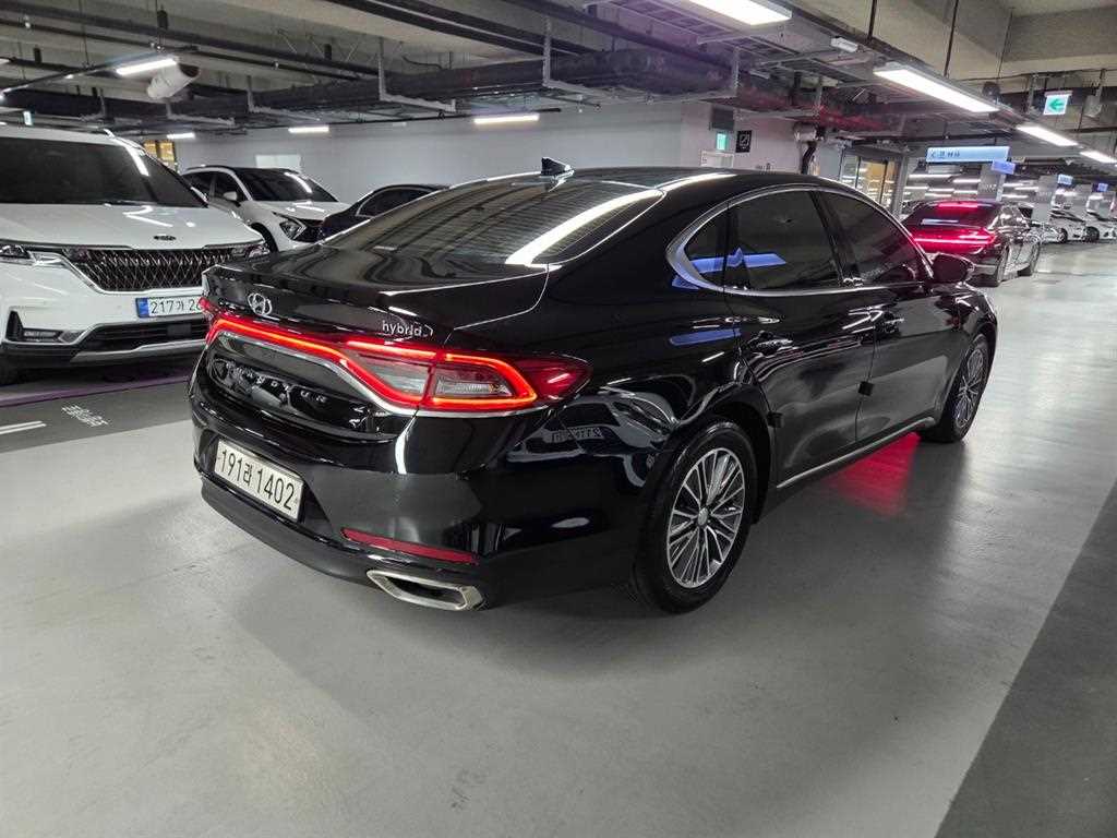 HYUNDAI Grandeur - Vista 4