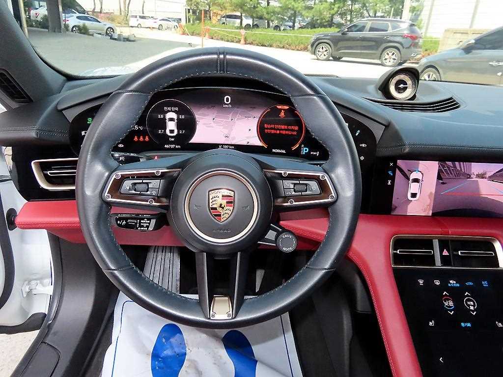 Porsche Taycan - Vista 8