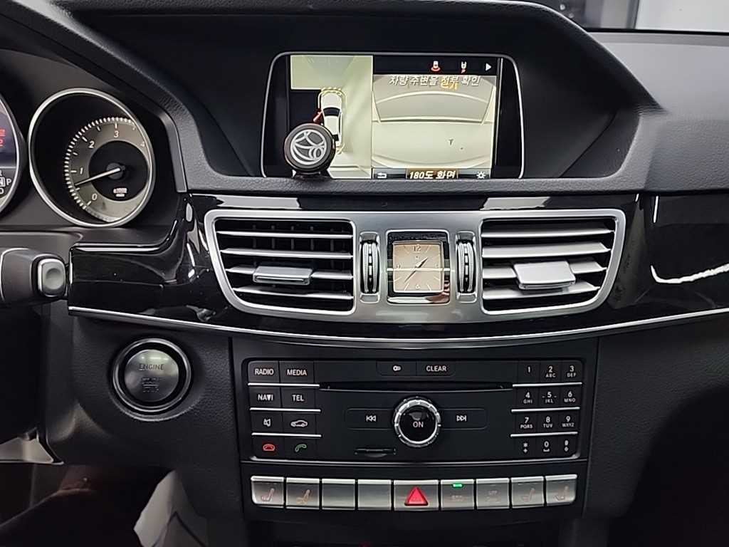 Mercedes Benz E class - Vista 10