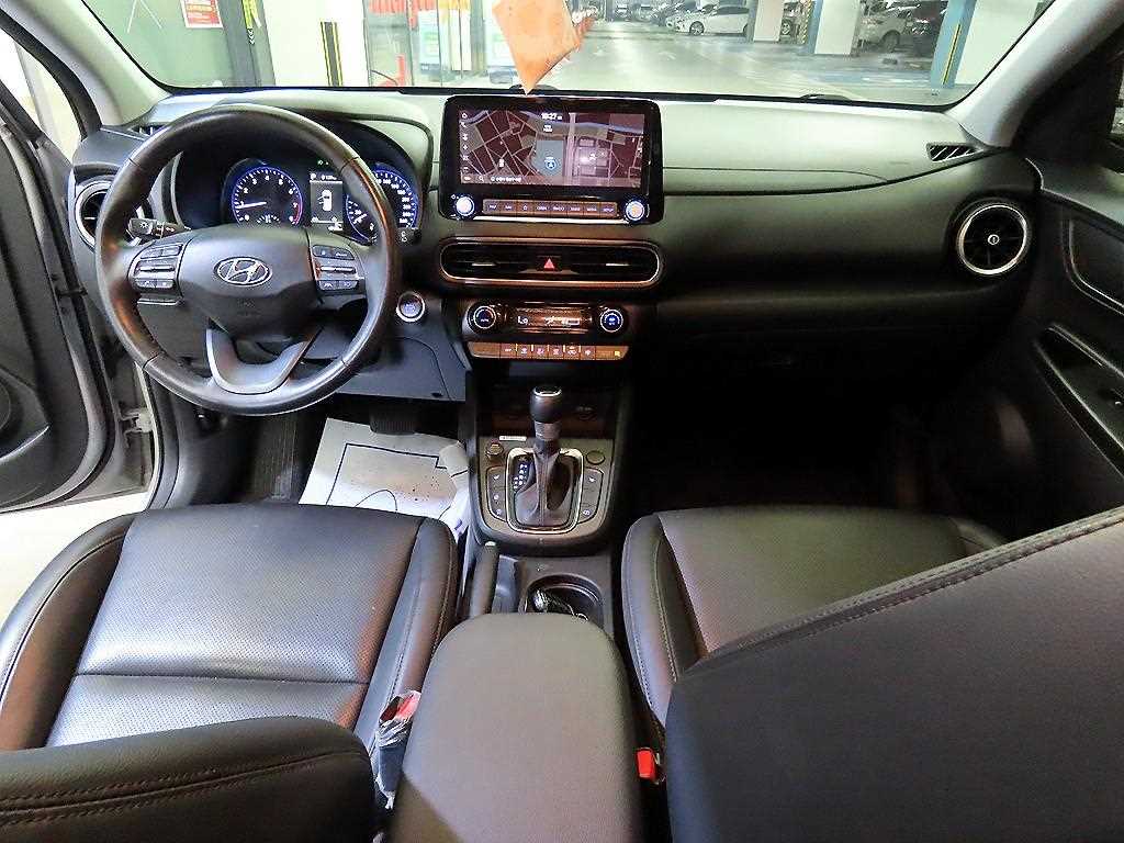 HYUNDAI Kona - Vista 10