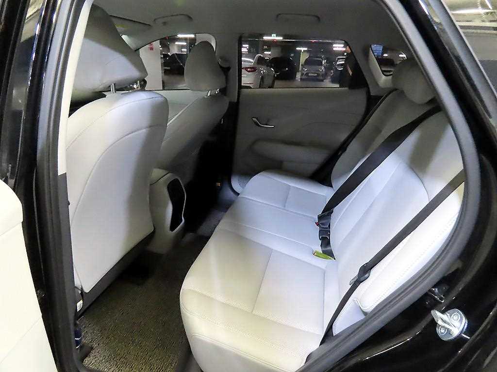 HYUNDAI Kona - Vista 7