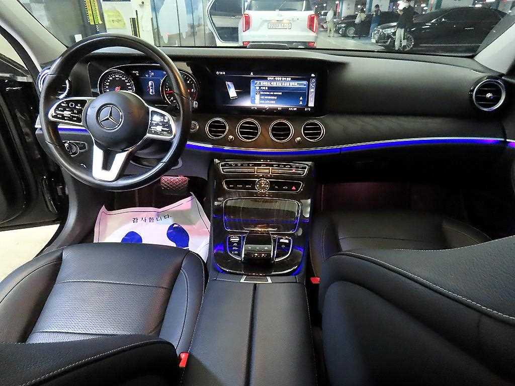 Mercedes Benz E class - Vista 10