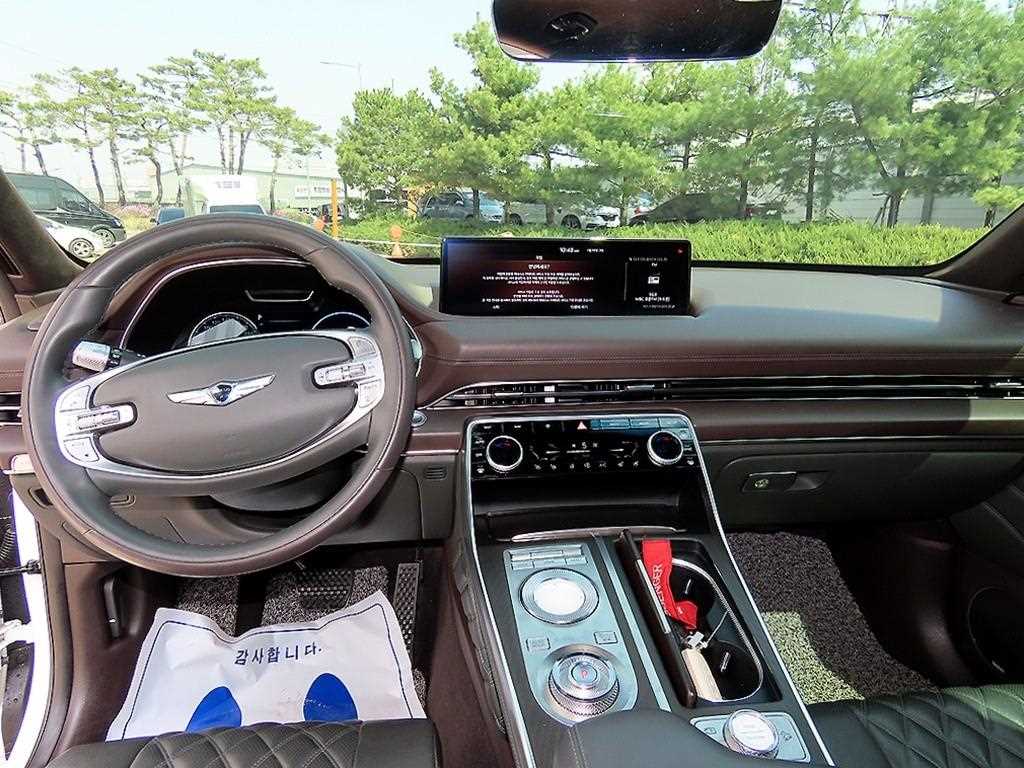 Genesis GV80 - Vista 7