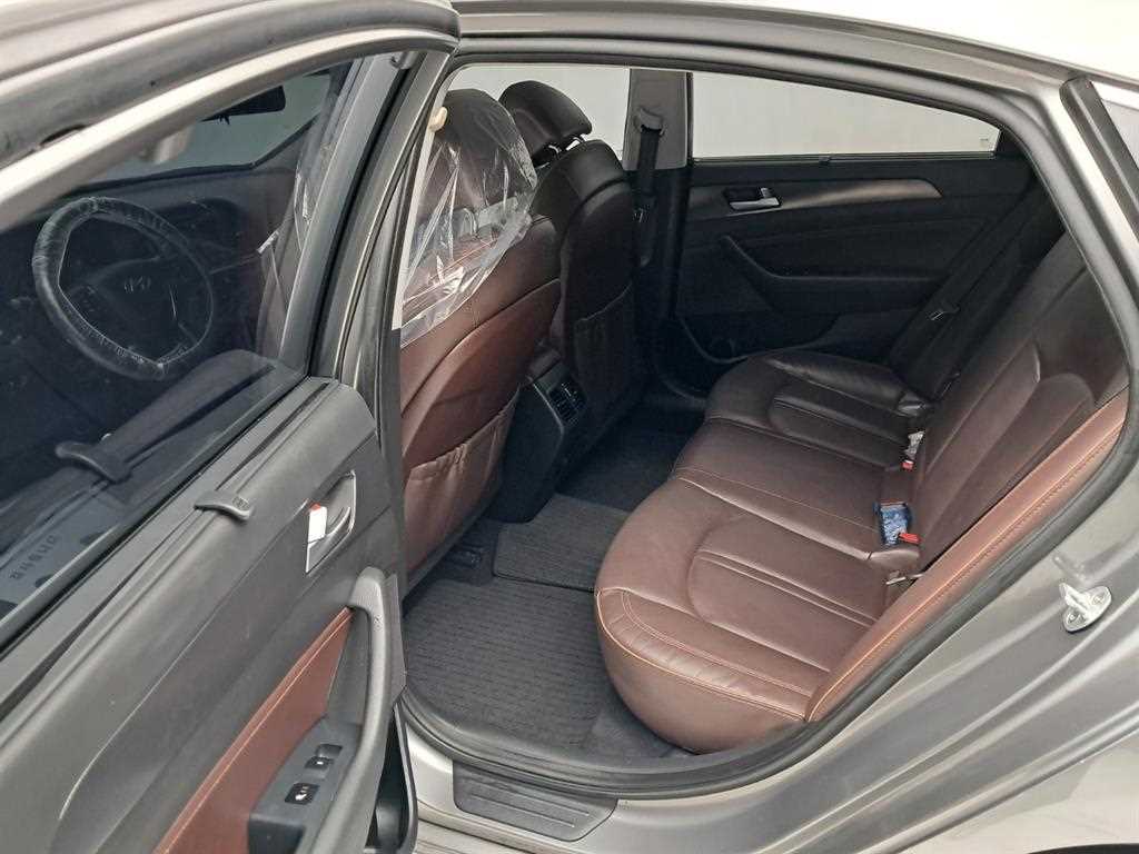 HYUNDAI Sonata - Vista 12