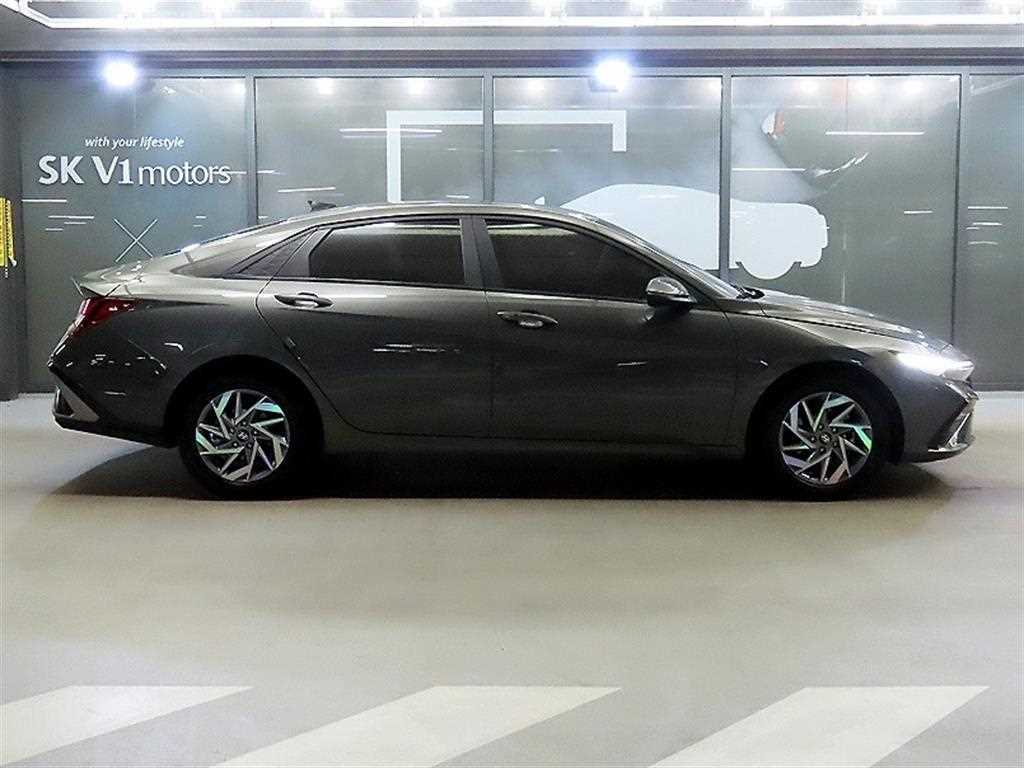 HYUNDAI Avante - Vista 4